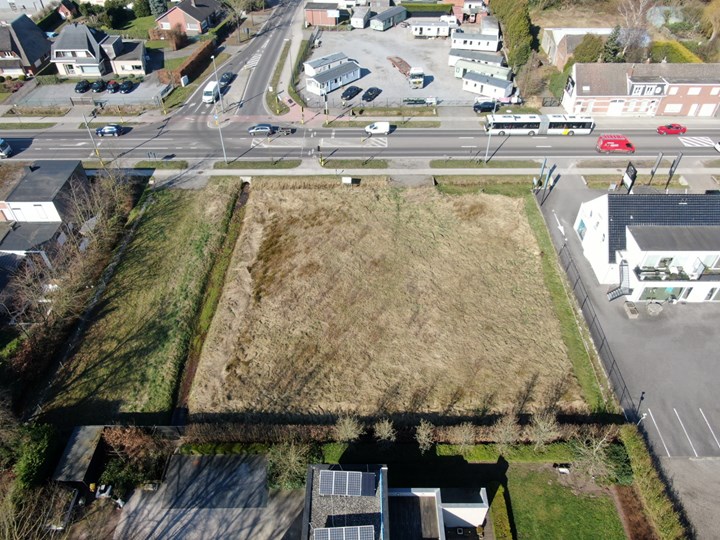 3 percelen grond voor een totaal van 2.300 m² op een zichtlocatie te Schilde 