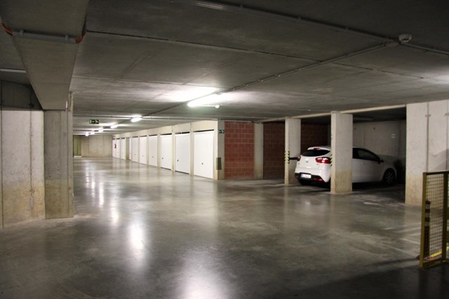 Garages en autostaanplaatsen verdieping -2