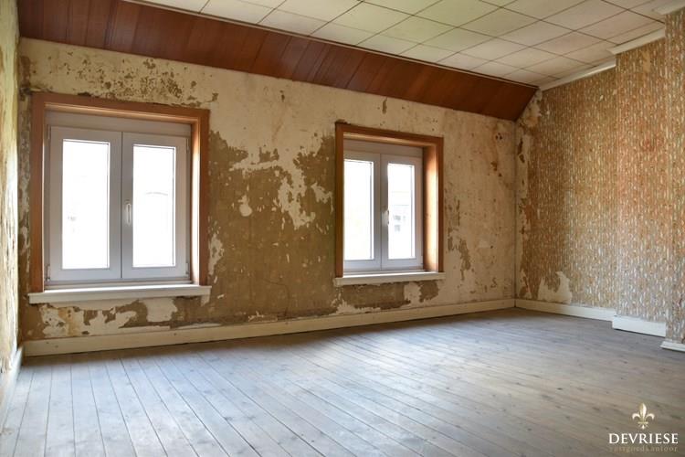 Te renoveren woning met 3 slaapkamers te koop in Kortrijk 