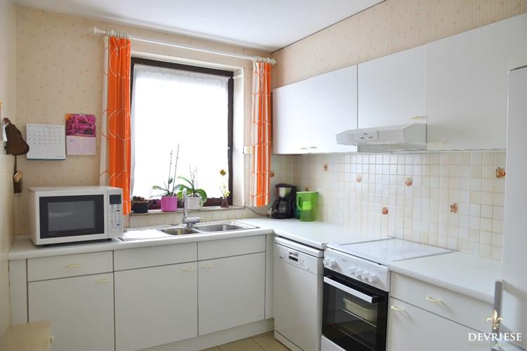Zeer verzorgd 2 slaapkamer appartement m&#233;t garage &#233;n topligging te Kortrijk 