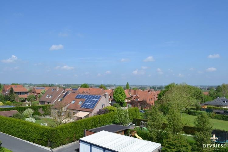 Ruim en energiezuinig appartement met 2 slaapkamers in centrum-Bellegem 