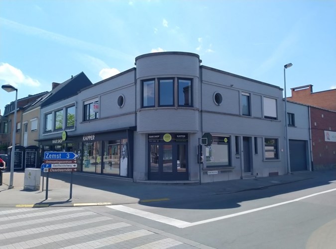 vernieuwd hoekappartement in dorpscentrum van Hofstade 