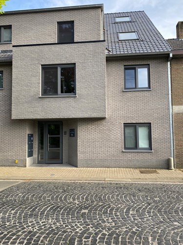 Recent nieuwbouwappartement met 2 slaapkamers en garage te Eernegem 