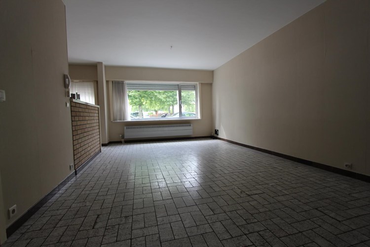 Gelijkvloers appartement met 2 slaapkamers groot terras en garage te Bredene 