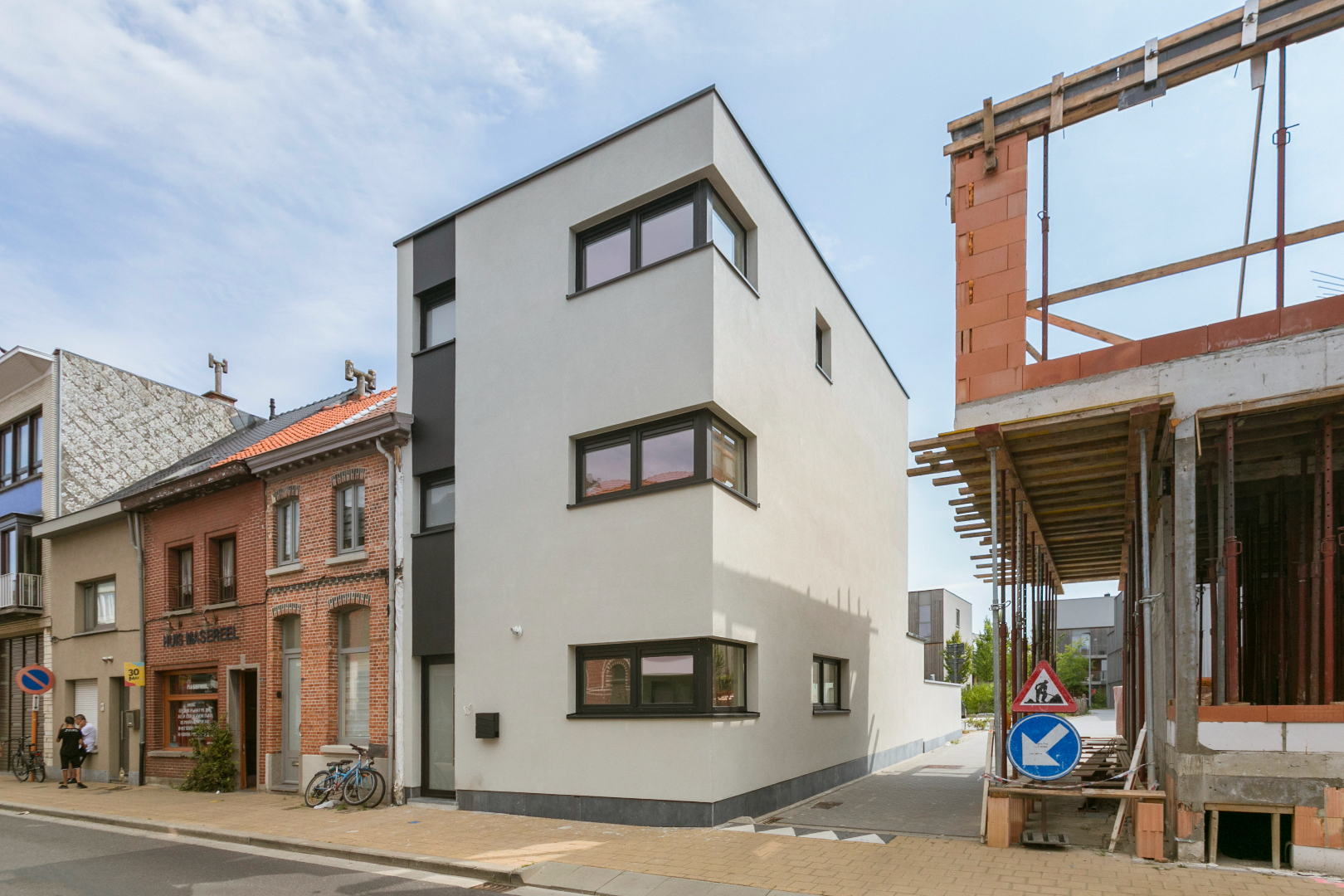 Nieuwbouwwoning  met 4 slaapkamers in centrum Sint-Niklaas