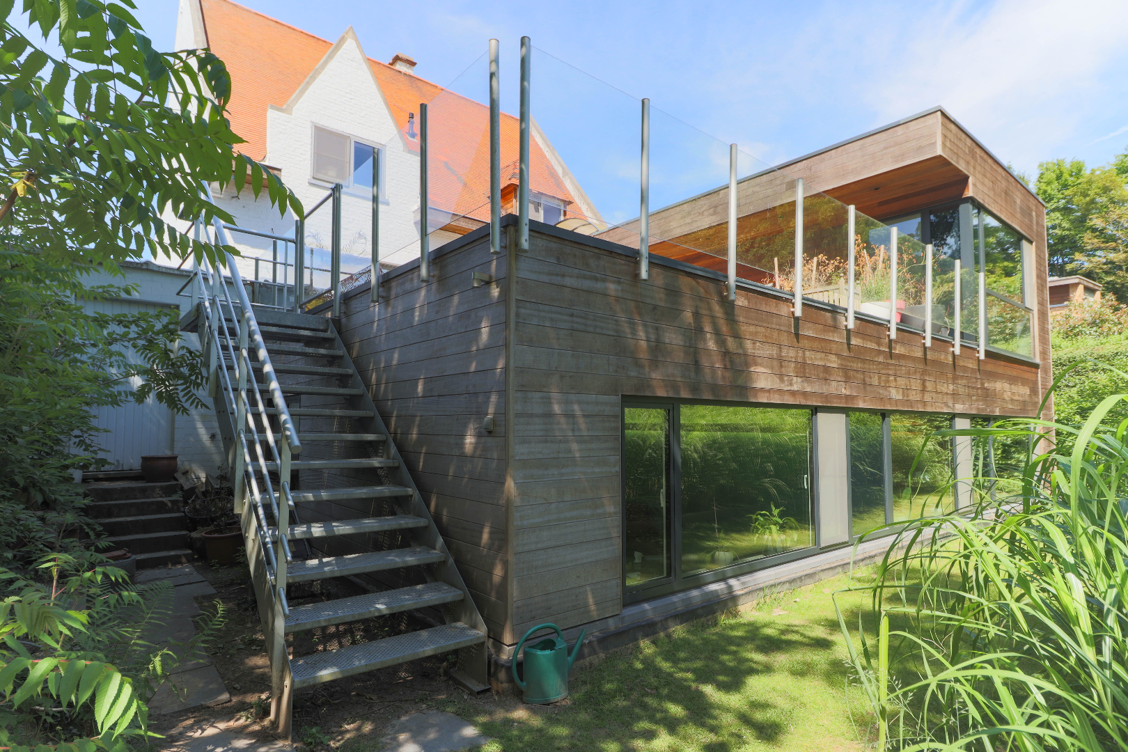Charmante stijlvolle villa met ruime praktijk op een centrale topligging te Marke / Kortrijk !