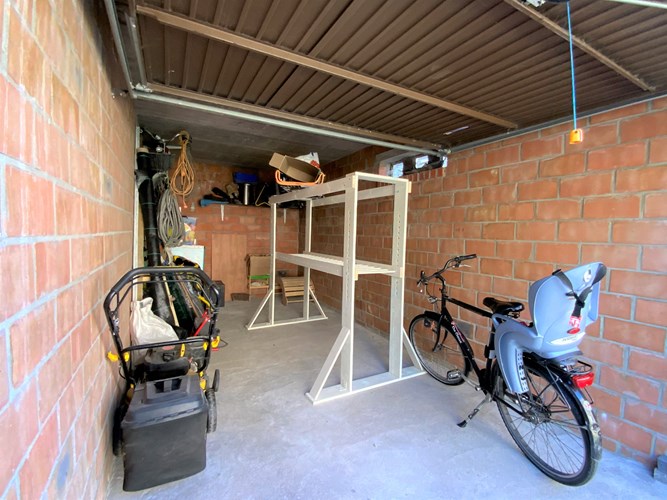 Goed onderhouden appartement met tuin en garage 