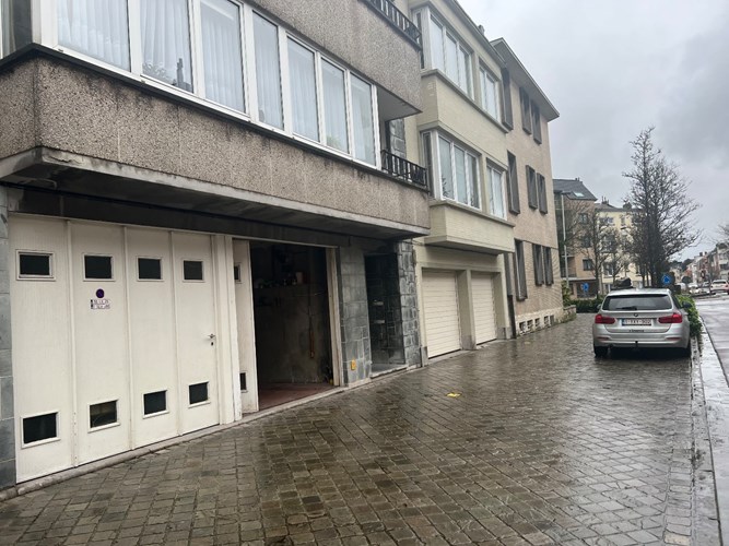 Afgesloten garagebox te huur te Oostende - Frere Orbanststraat 