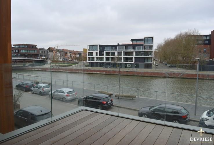 Nieuw luxe appartement met zicht op de Leie te Kortrijk 