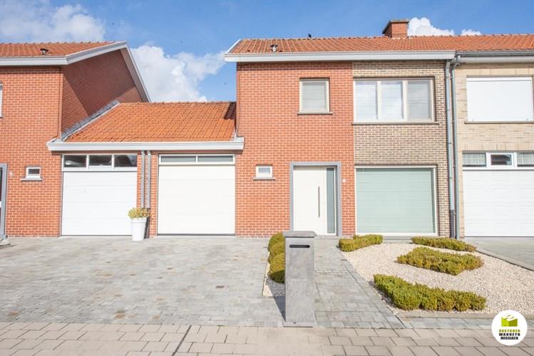 *** IN OPTIE - OPENHUIZENDAG Zaterdag 30/03 gaat niet meer door*** Instapklare verzorgde woning met 3 slaapkamers, garage, tuin en zolder in doodlopende straat 