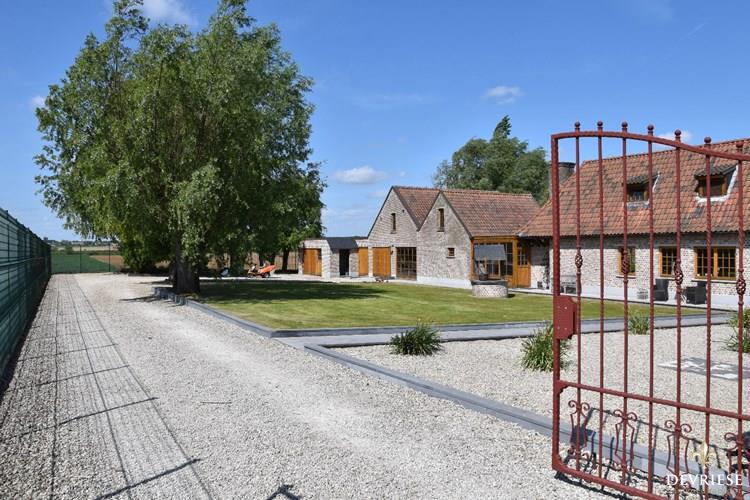 Landelijk gelegen villa met vergezicht te koop in Bellegem 