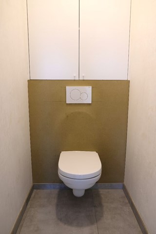 Apart toilet 1e verdieping