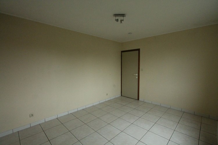 Appartement 1&#176; verdieping met 2 slaapkamers, terras en ondergr. staanplaats - lift aanwezig 