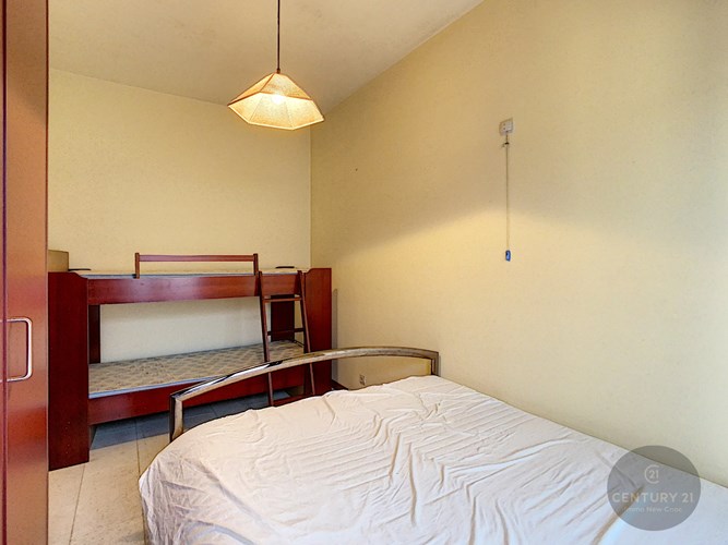 Ruim gelijkvloers appartement met drie slaapkamers te Duinbergen te koop via aandelen! 