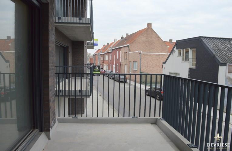 Ruim nieuwbouw appartement in Wevelgem met vlotte bereikbaarheid 