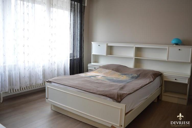 Karaktervolle bel-&#233;tage woning met 5 slaapkamers vlakbij het centrum van Kortrijk ! 
