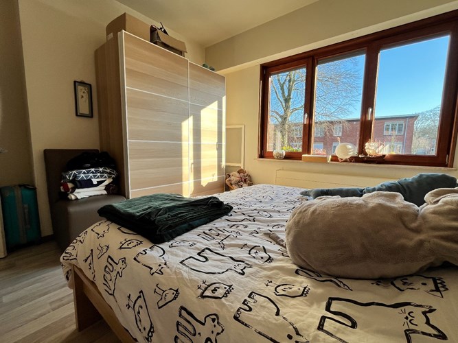 Comfortabel 2 slpk appartement met terras en garage 