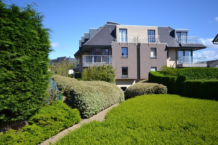 Prachtig 2 slaapkamer appartement gelegen in een groene oase te Sint-Idesbald 