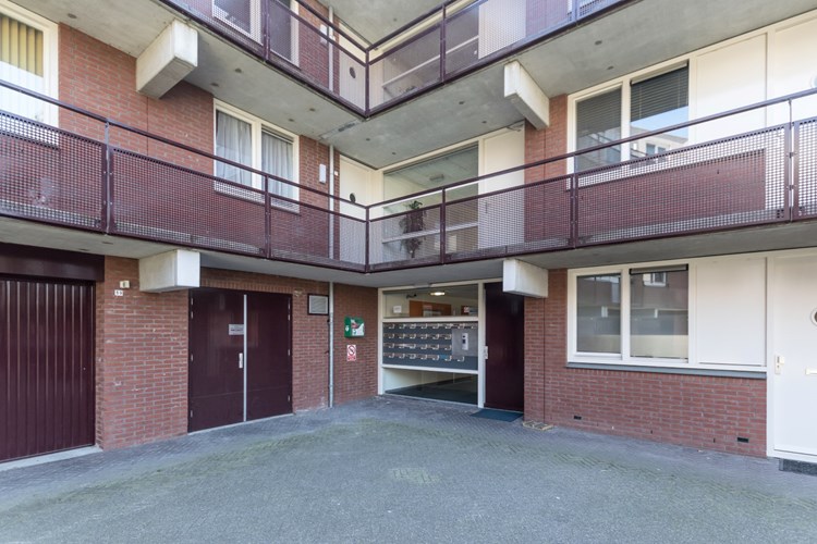 FIJN 3-KAMERAPPARTEMENT, MOOI GELEGEN IN KLEINSCHALIG APPARTEMENTENCOMPLEX &#39;DE ROTONDE&#39; OP MAASPOORT 