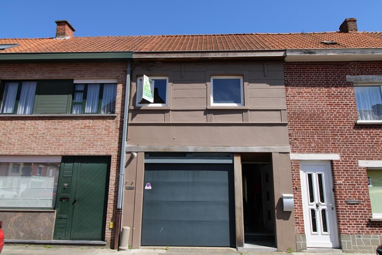 Te huur Roeselare: Gezellige rijwoning met 3  slaapkamers en garage 