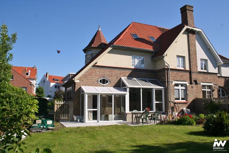 Einzigartige und bezugsfertige Villa (Doppelhaush&#228;lfte) 
