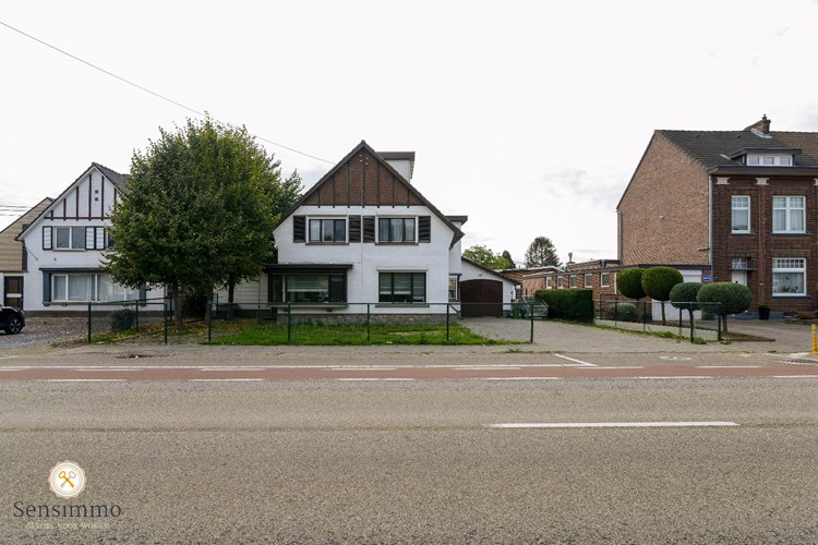 Ruime gezinswoning met tuin in grensdorp Vroenhoven 