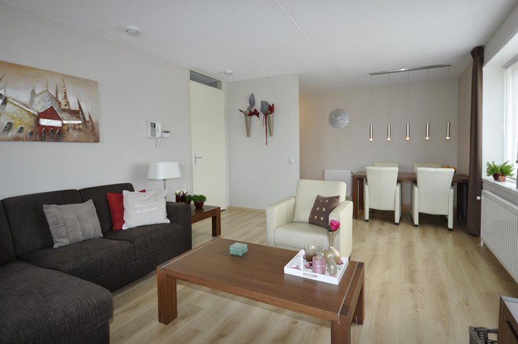 Appartement met ruim balkon, parkeerplaats en eigen berging gelegen op de 1e verdieping in nieuwbouwwijk Reppelveld. 