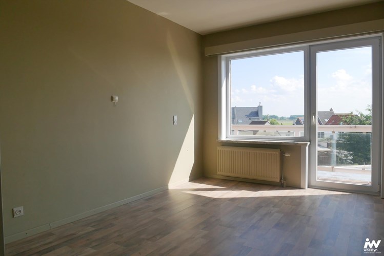 Zeer ruim (139 m&#178;) appartement met drie slaapkamers in De Haan 