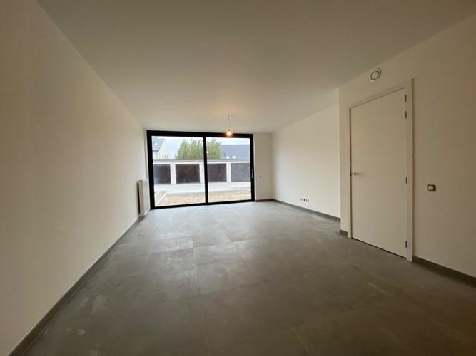 Gelijkvloers appartement met 2 slaapkamers en autostandplaats te Koekelare 