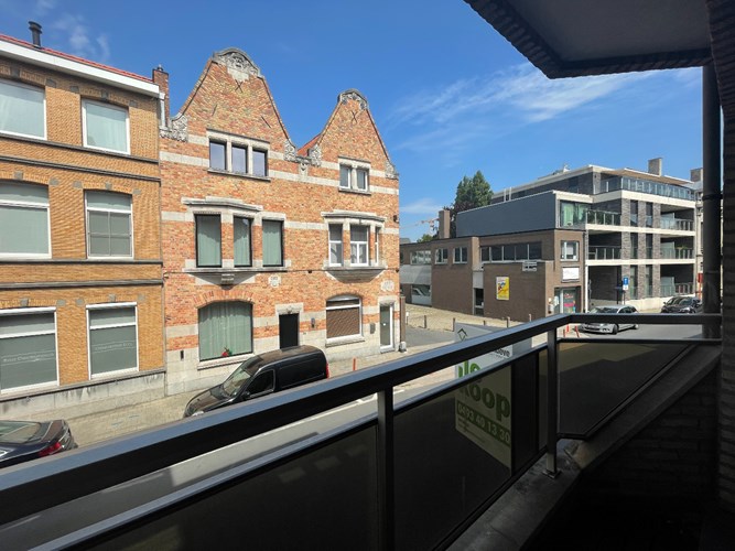 Centraal gelegen appartement met &#233;&#233;n slaapkamer en kelderberging in centrum Roeselare 