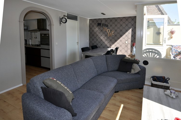 Ideaal, rustig gelegen 3-kamer-appartement met kelderberging.  Dit appartement is gelegen op de 2e verdieping van het gezellige appartementencomplex Burg. Walenbergh 