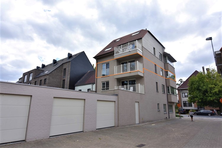 Lichtrijk 2-slpk appartement nabij centrum 