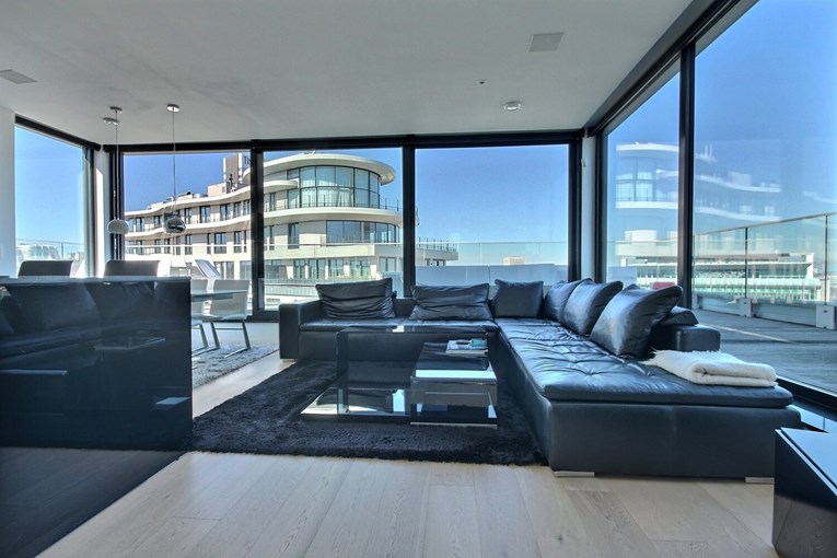 Incroyable penthouse meubl&#233; avec gde terrasse 