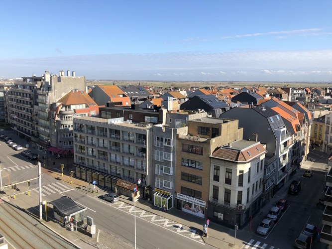 Ruim appartement - vlakbij de Zeedijk en de winkelstraat 