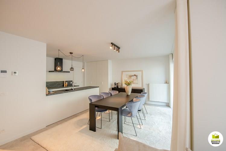 Nieuw gelijkvloers appartement met 2 slpk en terrassen in het centrum van Zwevezele 