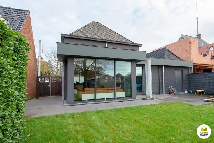 Ruime en perfect instapklare woning met 4 (mogelijks 5 slpk), tuin en garage in centrum Beernem 