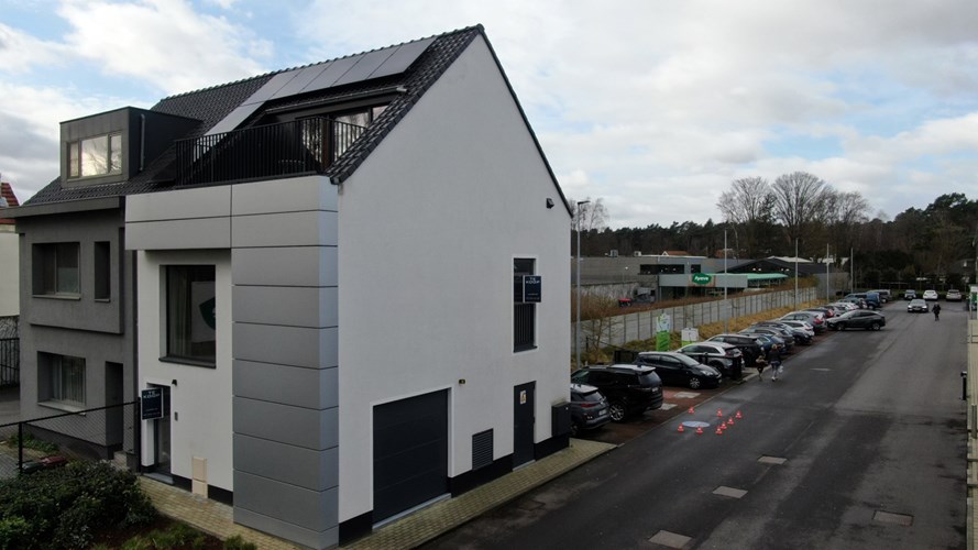 Instapklare nieuwbouw HOB (BEN-woning) met inpandige garage +  terras ca. 18 m&#178;  te Schoten 