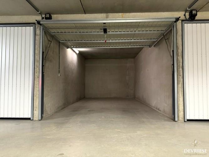 Garage te koop Nieuwpoort - moderne bouw en vlotte bereikbaarheid 