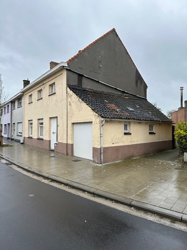 Woning met 3 slaapkamers en garage te Snaaskerke 