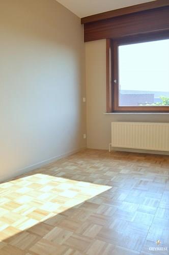 Instapklaar 3-slaapkamer appartement op wandelafstand van het centrum van Wevelgem 