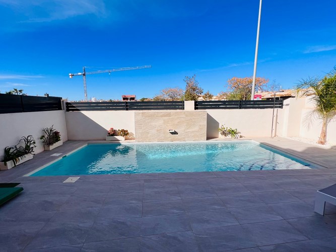 Prachtige Villa met 3 Slaapkamers, Solarium en Priv&#233;-zwembad in Los Montesinos, Torrevieja, Spanje 