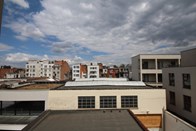 Quartier Cimeti&#232;re d&#39;Ixelles, studio lumineux avec balcon 