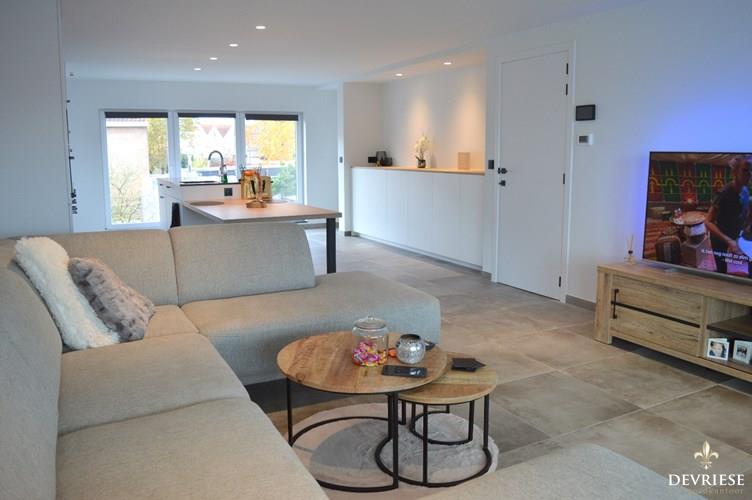 Schitterend vernieuwd appartement in Harelbeke met vlotte bereikbaarheid 