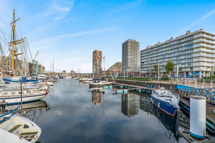 Op te frissen rijwoning met prachtige ligging nabij de haven van Oostende! 