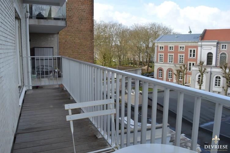 Ruim 2 slaapkamer appartement in Kortrijk met vlotte bereikbaarheid 