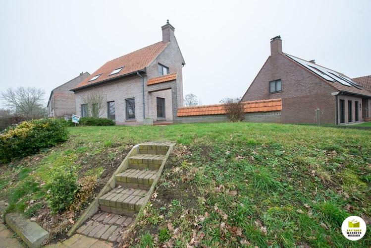 Volledig gerenoveerde woning met 3 slpk, tuin en garage in het gezellige Sint-Joris 