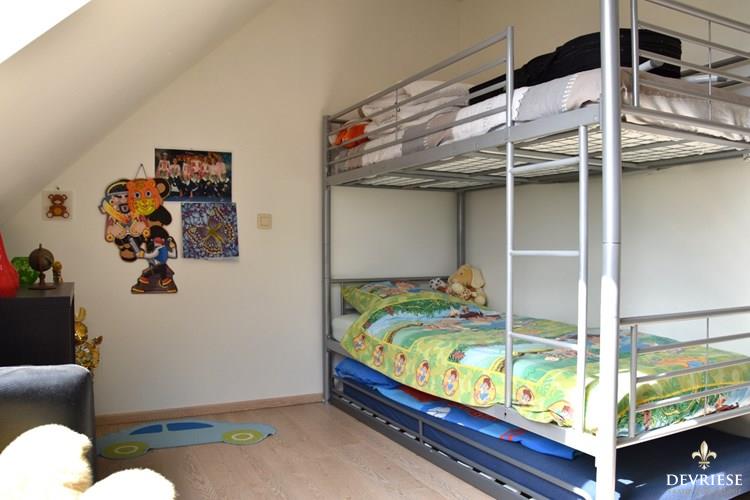 Recent duplexappartement met 2 slaapkamers te koop in centrum van Gullegem 