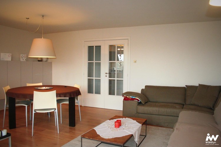 Appartement sympa et meubl&#233; &#224; seulement 50m de la plage de De Haan, avec garage. 