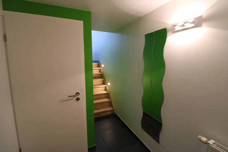 Instapklare en energiezuinige woning met 3 slaapkamers en rustgevende tuin te Roeselare 