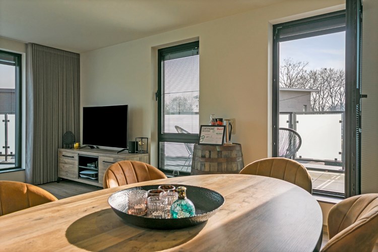 Comfortabel appartement met terrassen nabij Vaart 